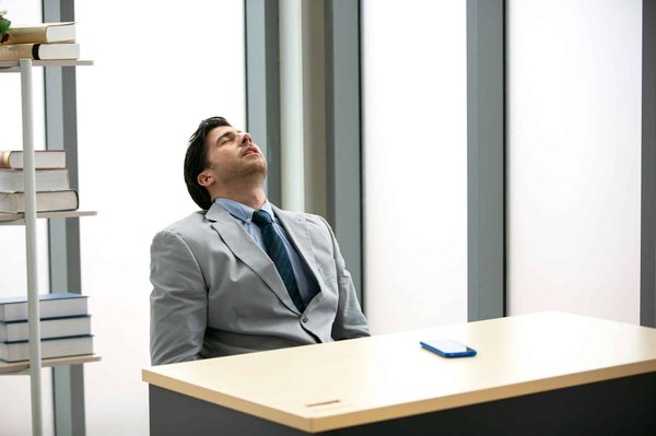 How Does Implementing Workplace Nap Pods Affect Employee Alertness and Productivity?